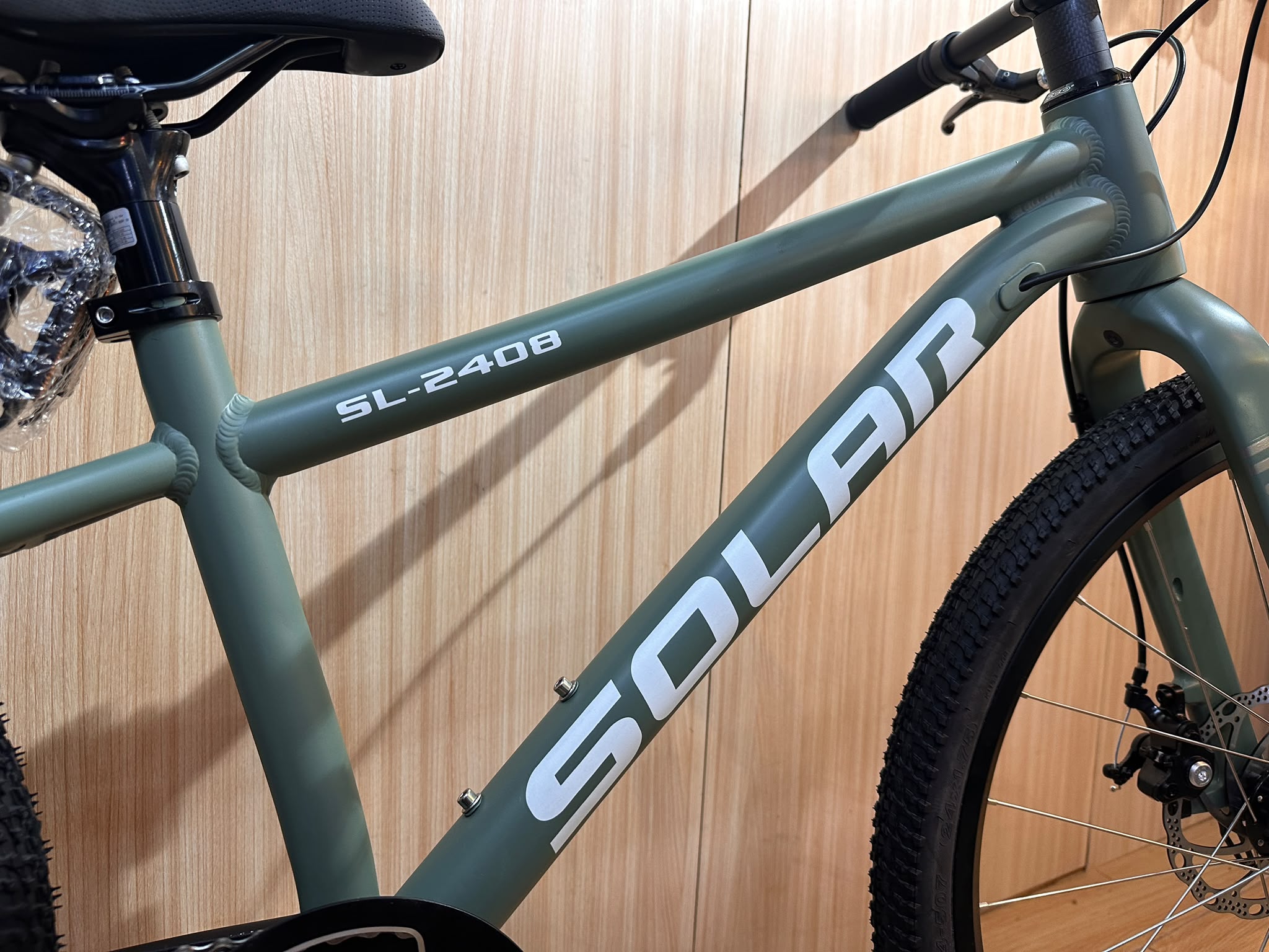 SOLAR SL2408 24寸8速碟剎鋁合金山地車(碳纖維前叉)