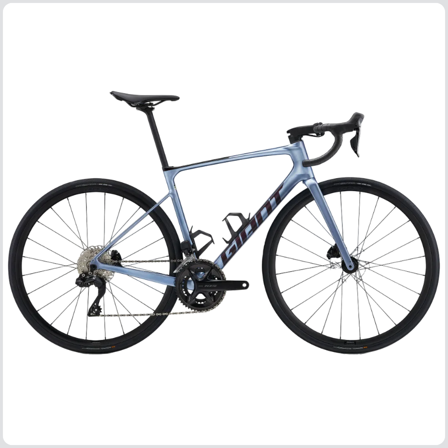 Giant 2025 Defy Advanced 1 碳纖維公路車，配備 Shimano 105 Di2 電子變速