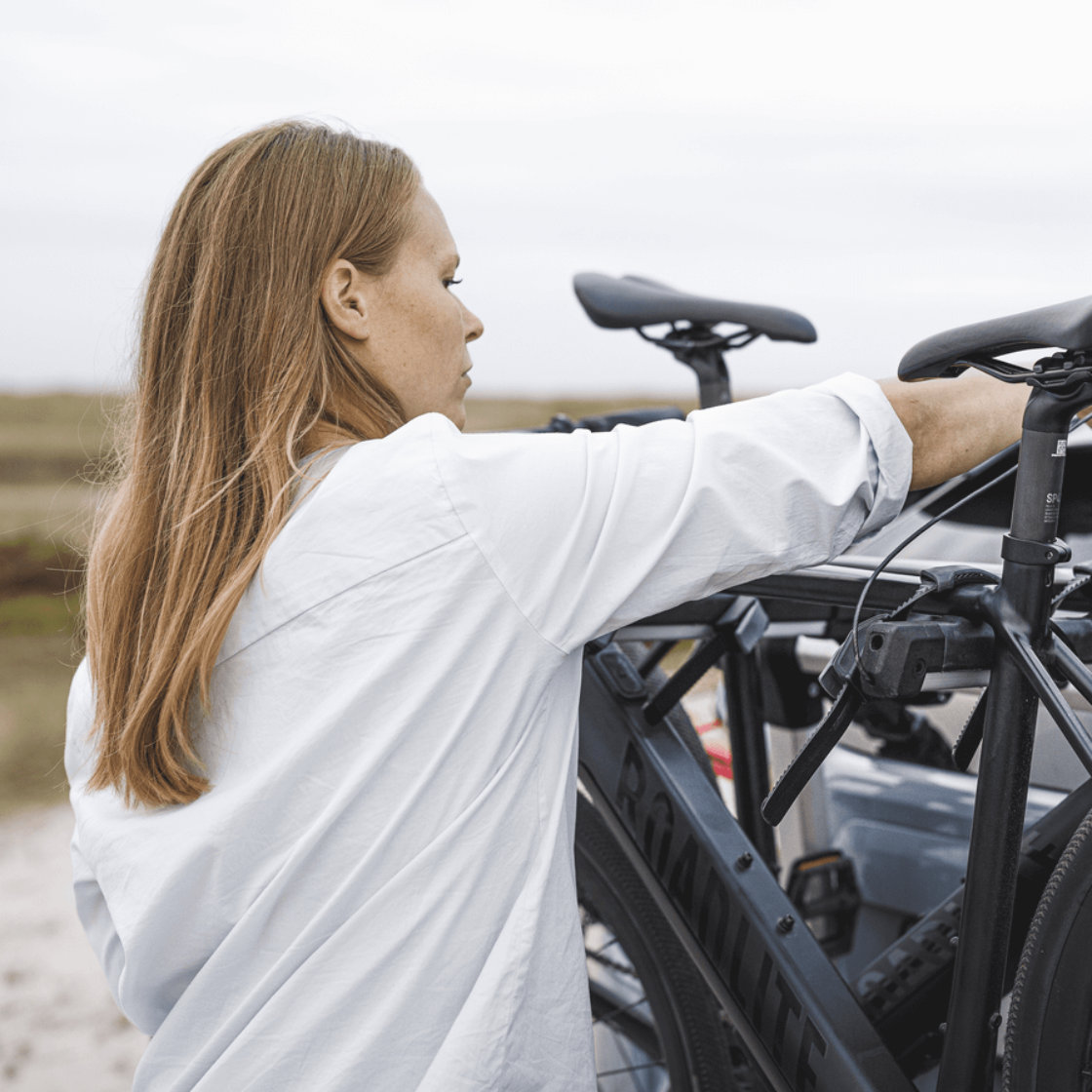 PRE ORDER | Thule Outway 3B Hanging Trunk Bike Rack for up to 3 Bikes